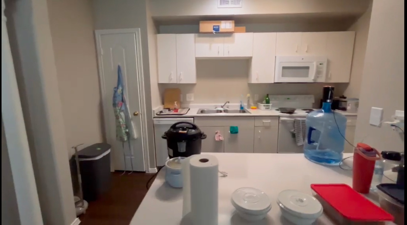 1BR in Sunset Valley — Jul–Nov, photo 3